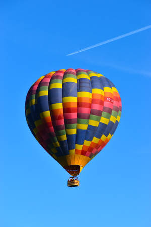 Colorful Hot Air Balloon Wallpaper