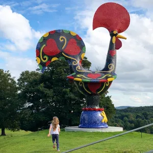 Colorful Sculptureand Child Wakefield U K Wallpaper