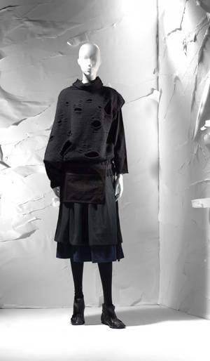 Comme Des Garçons Black Long Sleeves Wallpaper