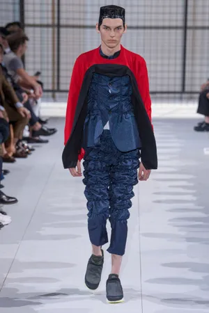 Comme Des Garçons Blue Sparkly Outfit Wallpaper