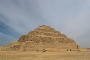 Complete View Of Saqqara Pyramid Wallpaper