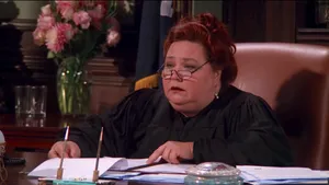 Conchata Ferrell In Friends Wallpaper