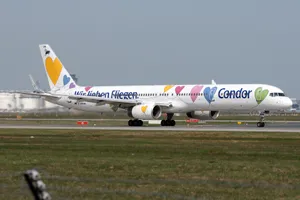Condor Airlines Boeing 767 In Flight Wallpaper