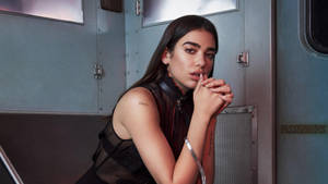 Cool Singer Dua Lipa Wallpaper