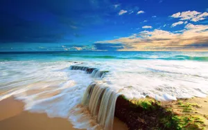 Cool Summer Beach With Foamy Waves Wallpaper
