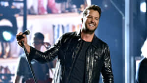 Country Music Singer Luke Bryan Wallpaper