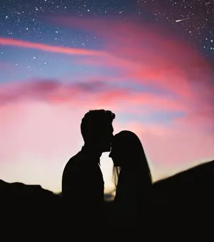 Couple In Love Silhouette Wallpaper