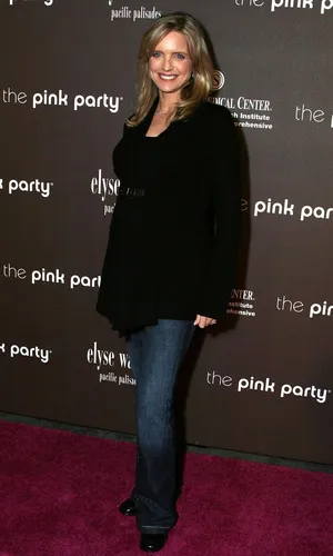 Courtney Thorne-smith Radiant Look Wallpaper