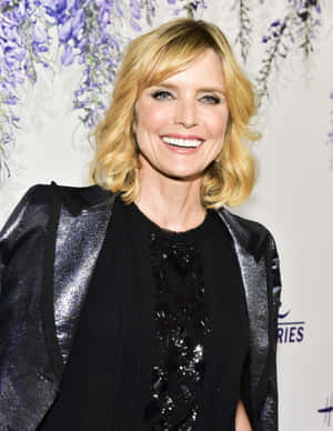 Courtney Thorne-smith Striking A Pose Wallpaper