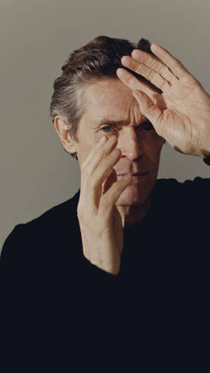 Covering Willem Dafoe Wallpaper