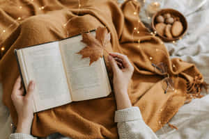 Cozy Autumn Reading Session Wallpaper