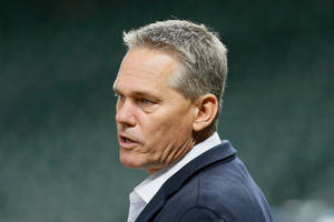 Craig Biggio Retired At Baseball Game Wallpaper