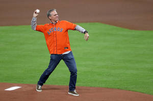 Craig Biggio Throwing First Pitch Wallpaper