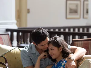 Crazy Rich Asians Nick Rachel Cuddle Wallpaper