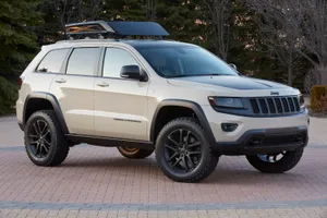 Cream Jeep Cherokee 2015 Trailhawk Wallpaper