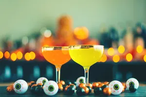 Create A Spooktacular Time With These Deliciously Chilling Cocktails Wallpaper