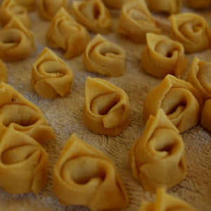 Creating Tortellini For Tortellini In Brodo Wallpaper