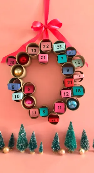 Creative Advent Calendar Wreath Wallpaper