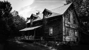 Creepy_ Abandoned_ House_ Black_and_ White Wallpaper