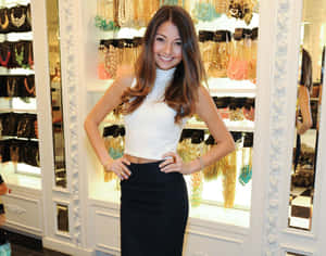 Cristine Prosperi Jewelry Store Visit Wallpaper