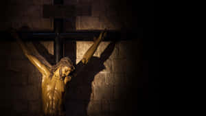 Crucifixion Statue Dramatic Lighting Wallpaper