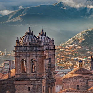 Cusco Cathedral Overlooking Cusco Peru Wallpaper