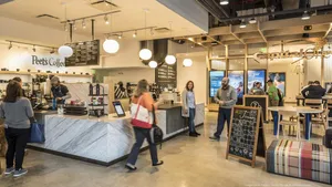 Customers Of Capital One Cafe Wallpaper