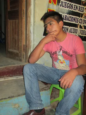 Cute Aesthetic Teenage Sitting Alone Wallpaper