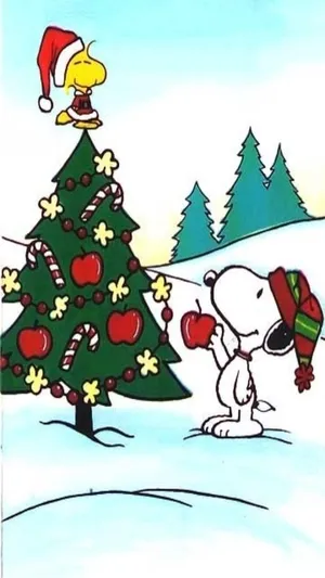 Cute Snoopy Christmas Decorating Tree With Woodstock Wallpaper