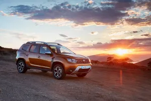 Dacia Duster Sunset Scenery Wallpaper