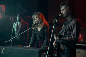 Daisy Jonesand The Six Band Performance Wallpaper