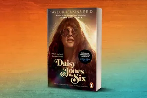 Daisy Jonesand The Six Book Cover Wallpaper