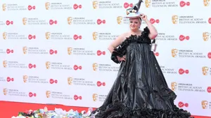 Daisy May Cooper Wallpaper