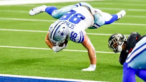 Dalton Schultz Athletic Catch Dallas Cowboys Wallpaper