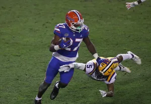 Dameon Pierce Evading Tackle Wallpaper