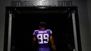 Danielle Hunter Cool Back View Wallpaper