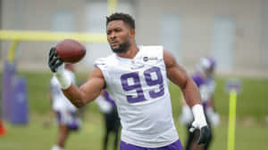 Danielle Hunter Football Practice Training Wallpaper