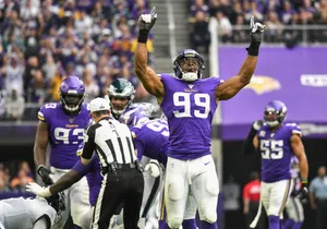 Danielle Hunter Minnesota Vikings Celebrates Sack Wallpaper