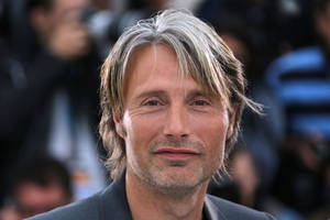 Danish Celebrity Mads Mikkelsen Wallpaper