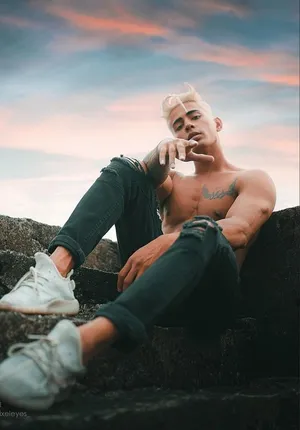 Danish Zehen Hd Shirtless Wallpaper