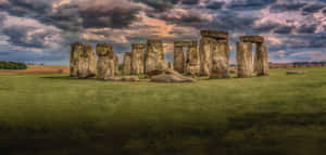 Dark Clouds Over Stonehenge England Wallpaper