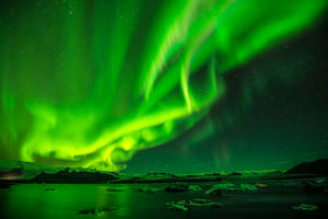 Dark Green Northern Lights Wallpaper