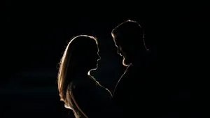 Dark Romance Silhouettes Wallpaper