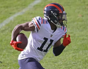 Darnell Mooney Chicago Bears Action Wallpaper