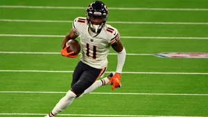 Darnell Mooney Chicago Bears Action Run Wallpaper