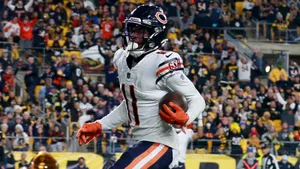 Darnell Mooney Chicago Bears Action Shot Wallpaper