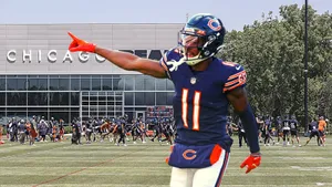 Darnell Mooney Chicago Bears Training Wallpaper