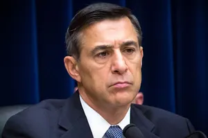 Darrell Issa With Frowning Face Wallpaper