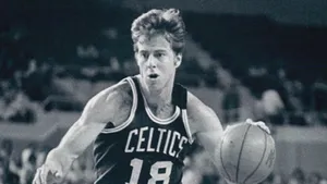 Dave Cowens In Black And White Wallpaper