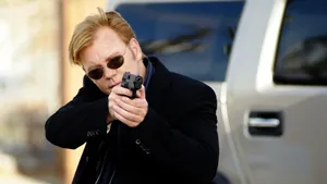 David Caruso Striking A Contemplative Pose In Character As Horatio Caine From Crime Scene Investigation (csi): Miami Series Wallpaper